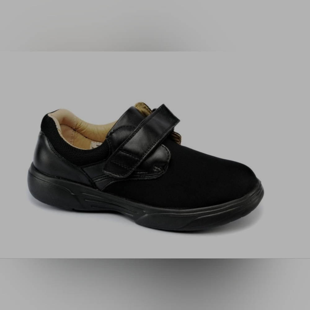 Mt. Emey 9214 - Women's Extreme-Light Lycra Shoes by Apis sz 7.5. New In a Box